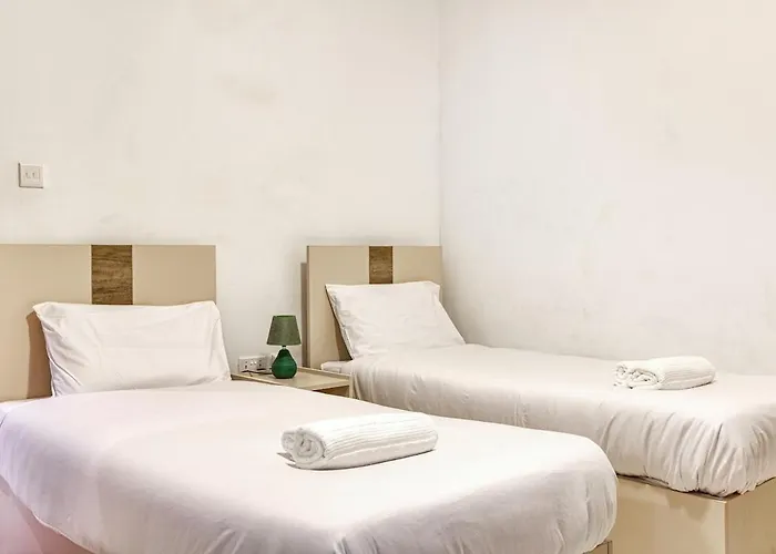 Modern 2br Urban Retreat In Msida 아파트