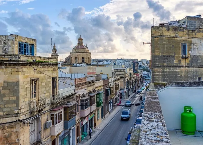 Modern 2br Urban Retreat In Msida 아파트 *