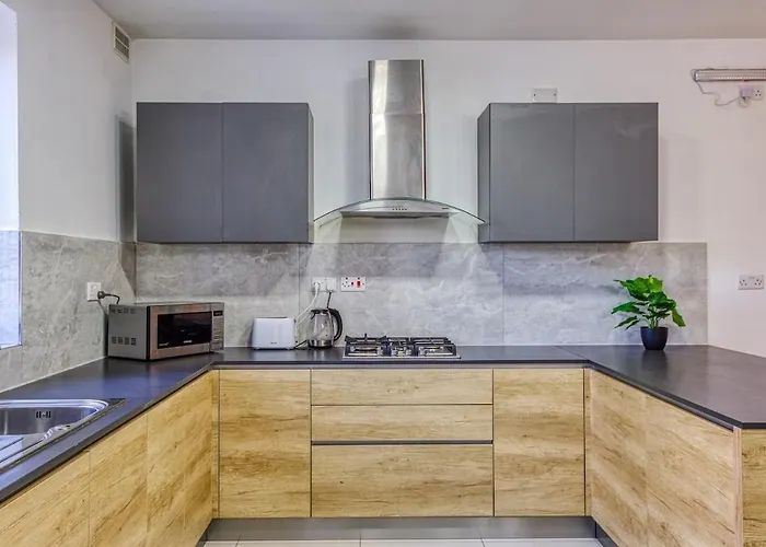 Modern 2br Urban Retreat In Msida Ta Xbiex