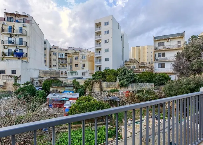Modern 2br Urban Retreat In Msida