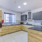 Modern 2br Urban Retreat In Msida