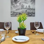 Modern 2br Urban Retreat In Msida