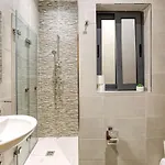 Modern 2br Urban Retreat In Msida *
