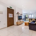 Modern 2br Urban Retreat In Msida