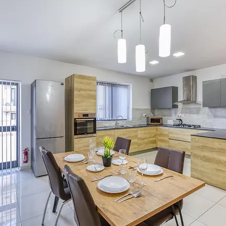 Lovely 2br With Outdoor Space In Msida By 360 Estates *