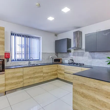 Modern 2br Urban Retreat In Msida
