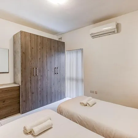 Lovely 2br With Outdoor Space In Msida By 360 Estates *