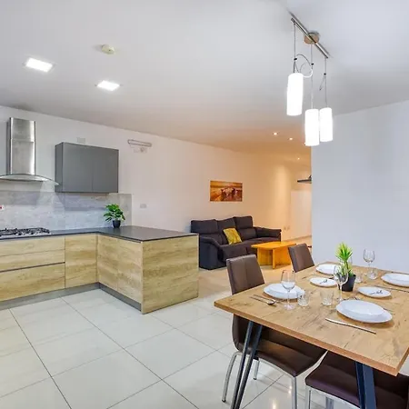 Apartment Modern 2br Urban Retreat In Msida