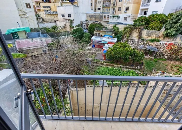 Modern 2br Urban Retreat In Msida Apartamento *